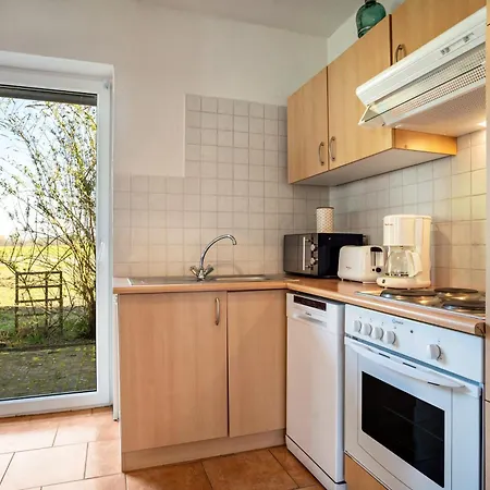 Hof Nahe Kummerower Apartman *